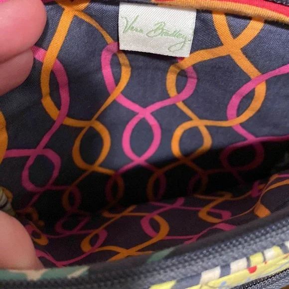 VERA BRADLEY floral adjustable crossbody purse. Pockets everywhere! Pretty!! - Picture 7 of 16